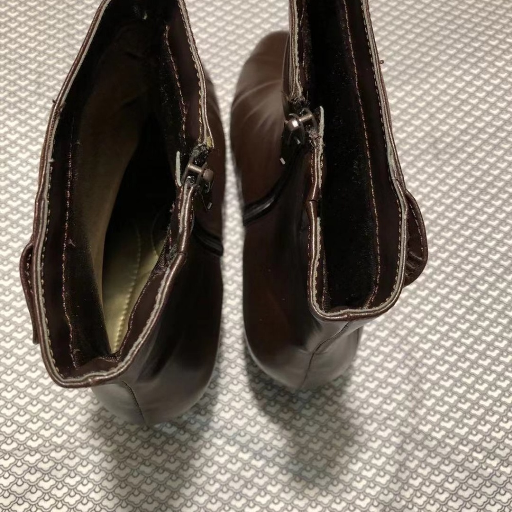 Shoes - Picture 5 of 5